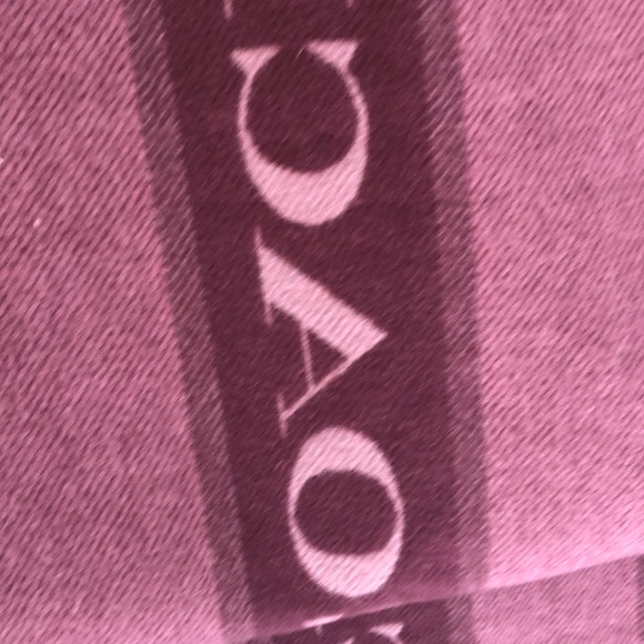 Coach 60 inch shawl/wrap - Picture 7 of 10